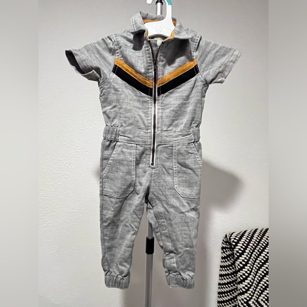 Osh kosh boys boiler/mechanic suit size 18 months.I’m with the band,retro jumper
